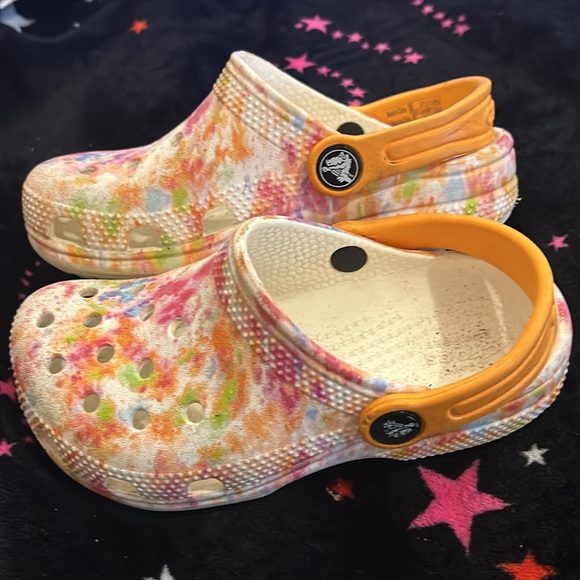 Size 11 toddler girl, multicolor crocs, good condition - Picture 4 of 5